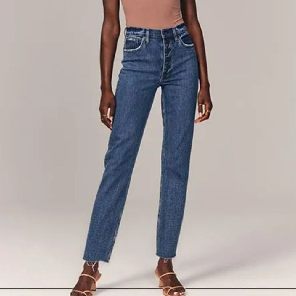 Abercrombie & Fitch Curve Love High Rise Mom Jeans Button Fly- Size 26 (2S)
